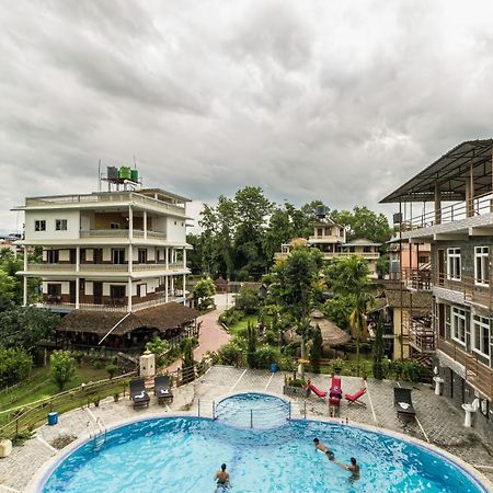Hotel Riverside With Swimming Pool Sauraha Dış mekan fotoğraf