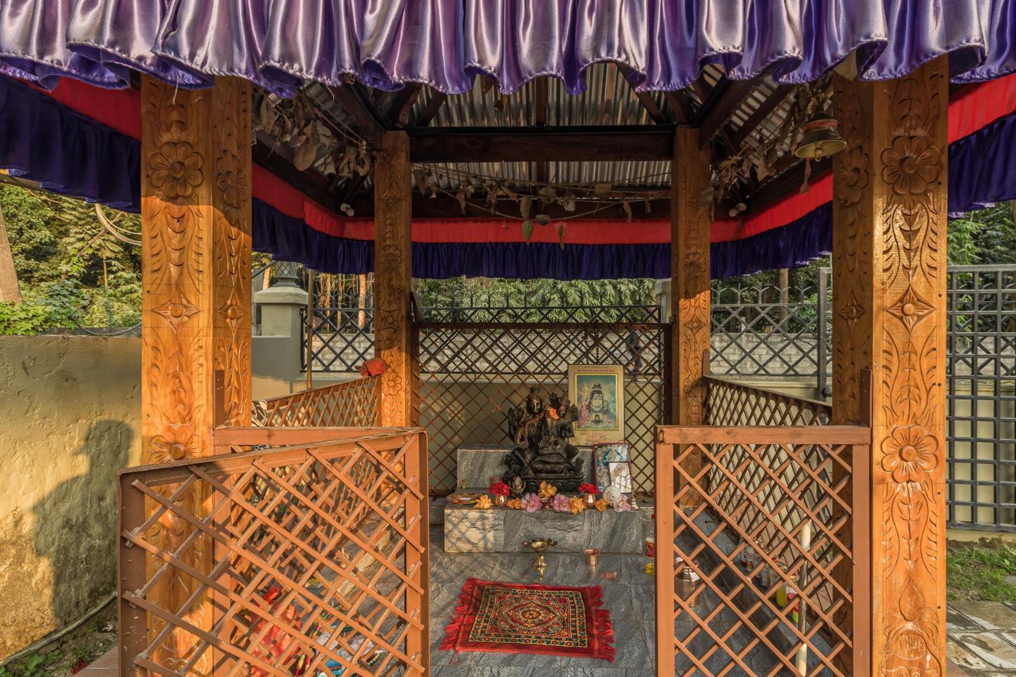Hotel Riverside With Swimming Pool Sauraha Dış mekan fotoğraf